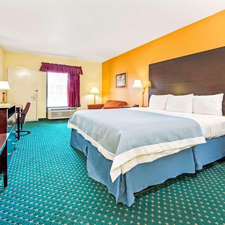 Days Inn By Wyndham Covington Bagian luar foto