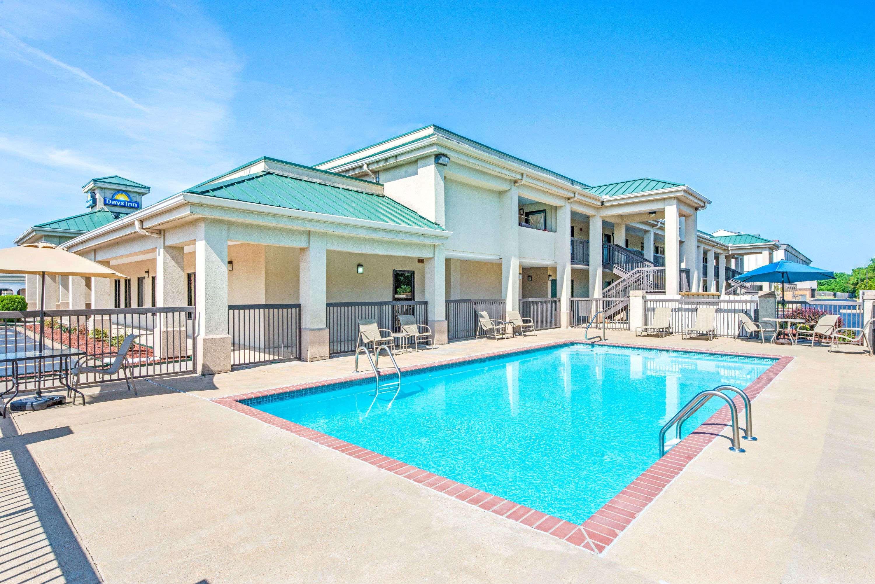 Days Inn By Wyndham Covington Bagian luar foto