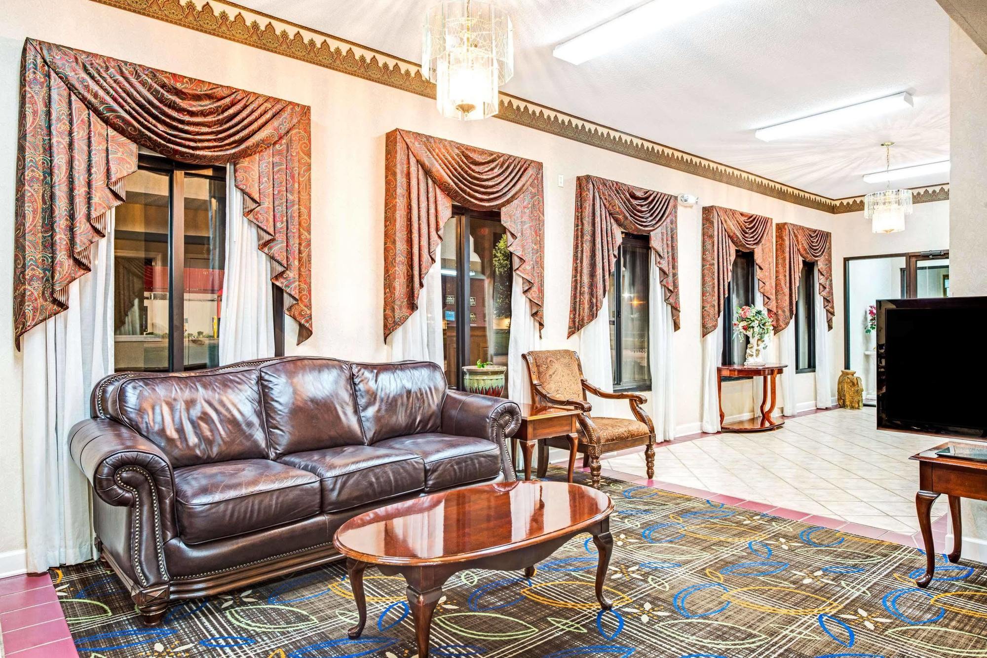 Days Inn By Wyndham Covington Bagian luar foto